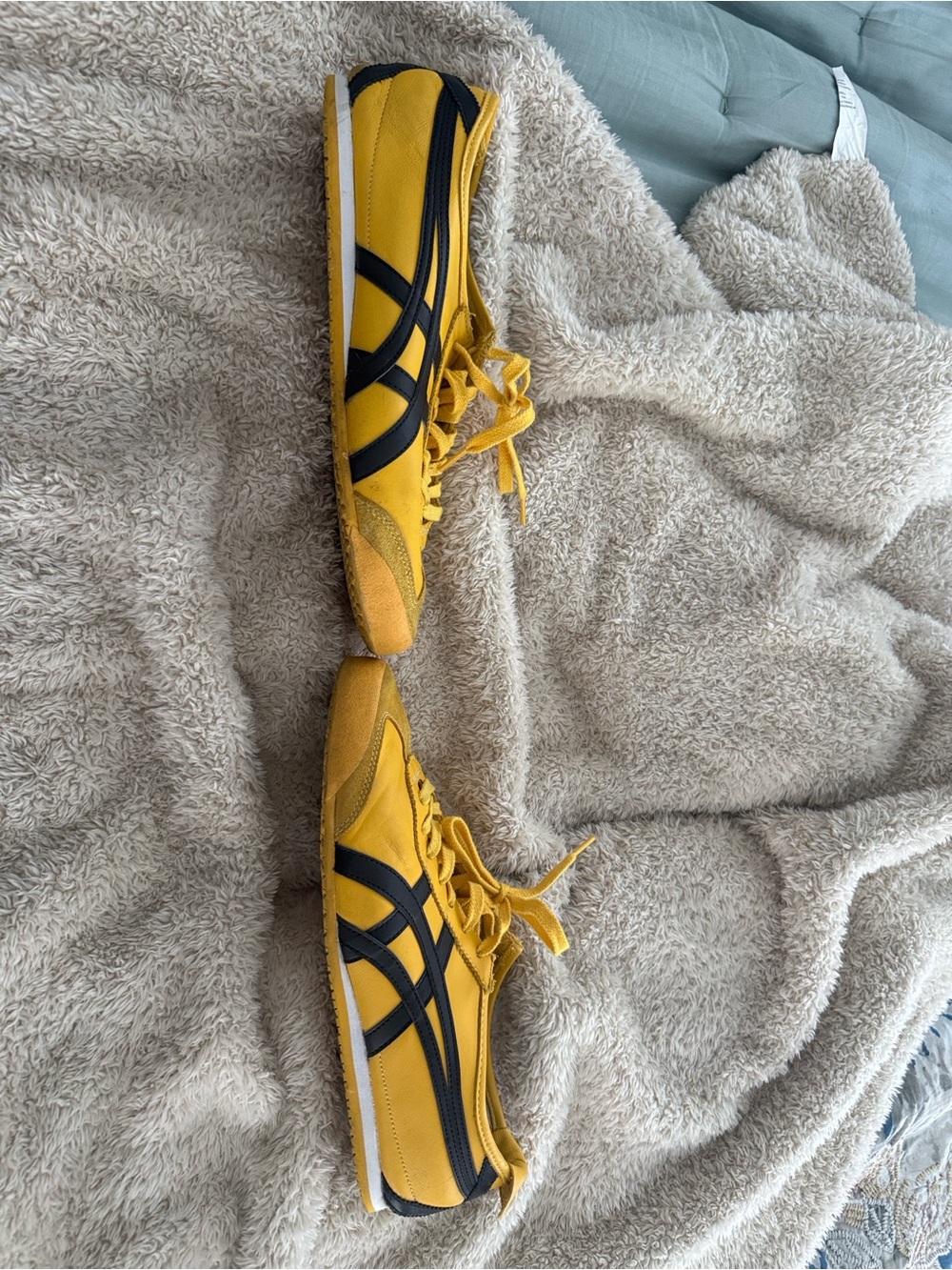 Onitsuka Tiger yellow Men’s Athletic Sneakers with Black Stripes - Picture 5 of 6
